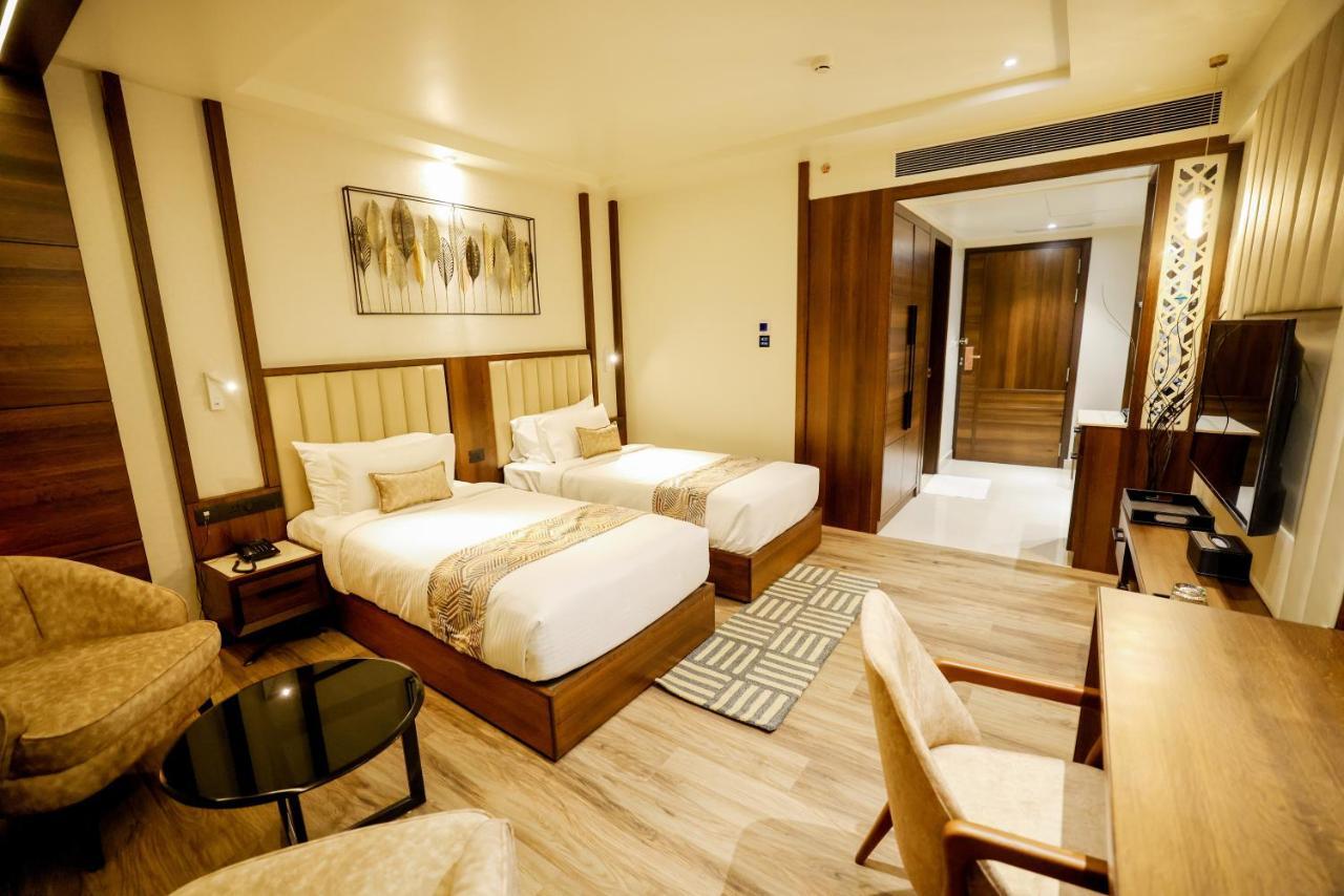 Aj Grand Hotel Mangalore Exterior photo