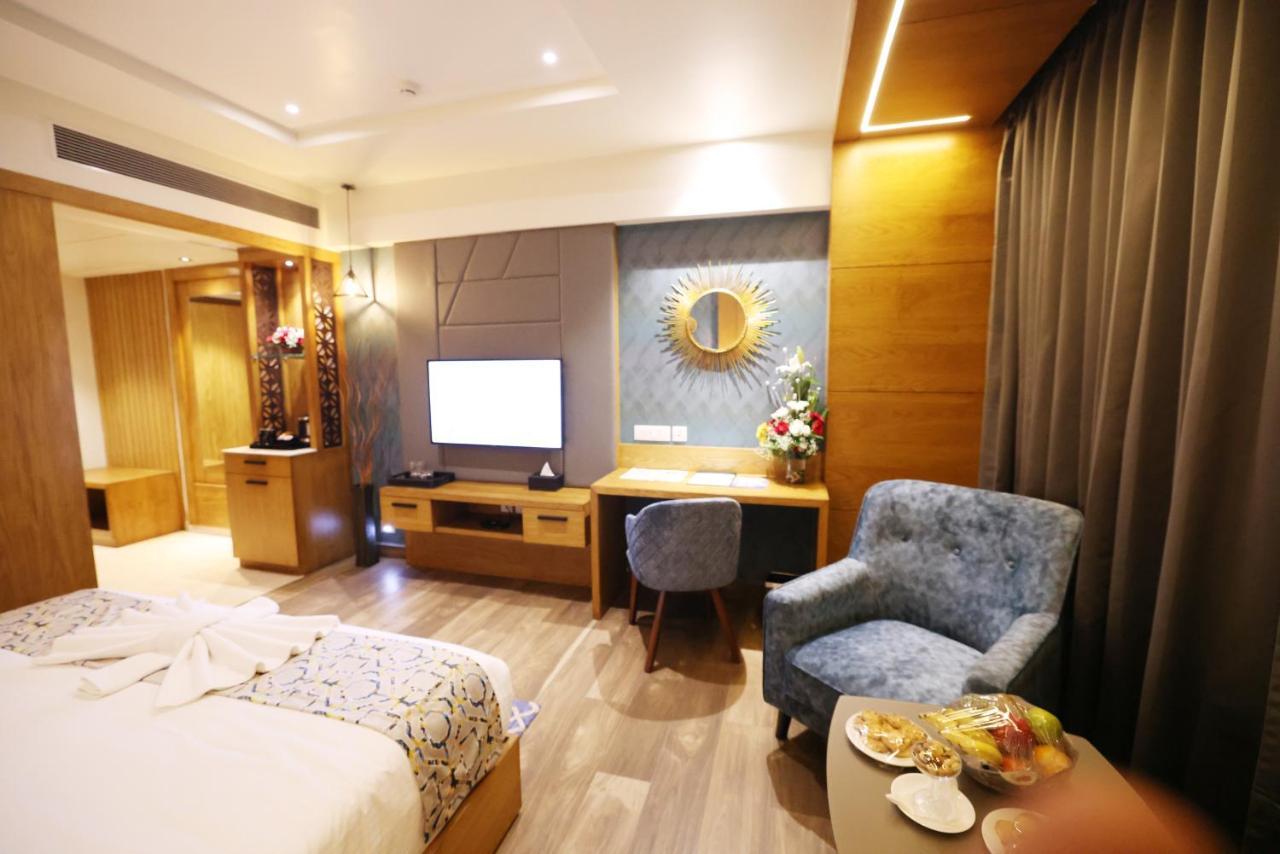 Aj Grand Hotel Mangalore Exterior photo